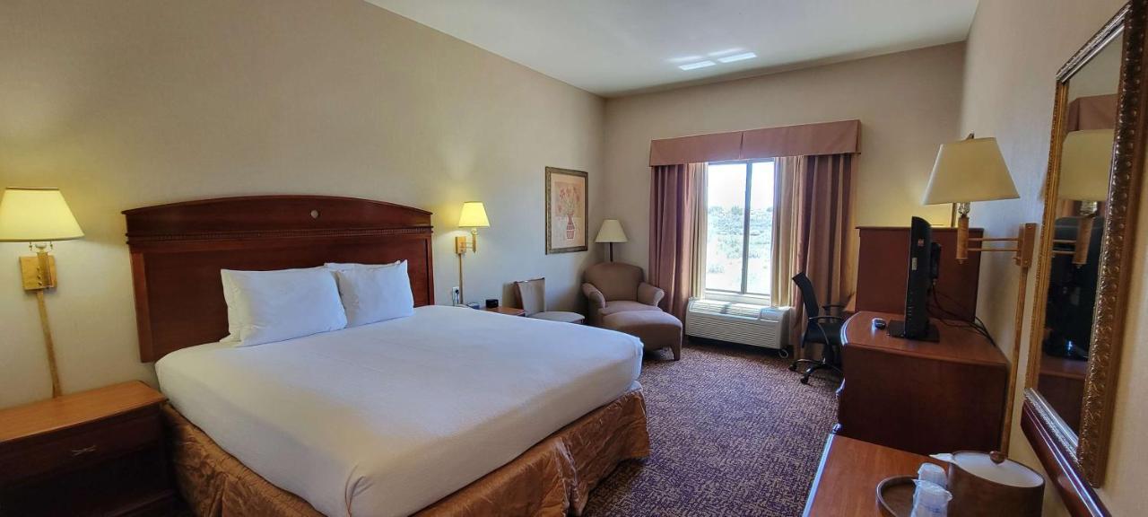 Western West 3*